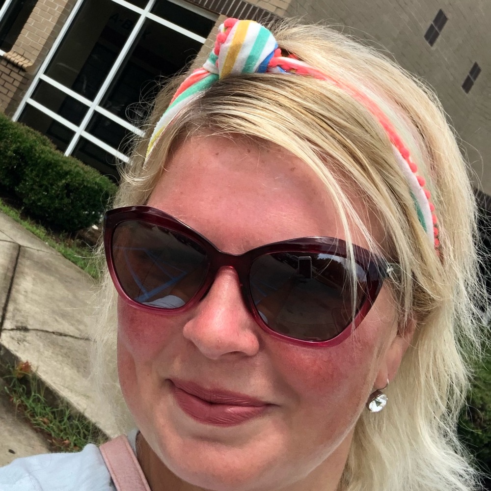 Meet your Posher, Jenn